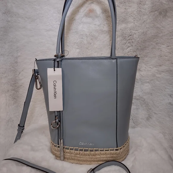 Calvin Klein Beautiful Bag - Picture 2 of 16